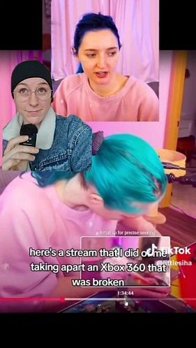 handy femme presenting gamers exist ya kno'.

women don't need men to fix shit, when we can simply ask each other for help wh...