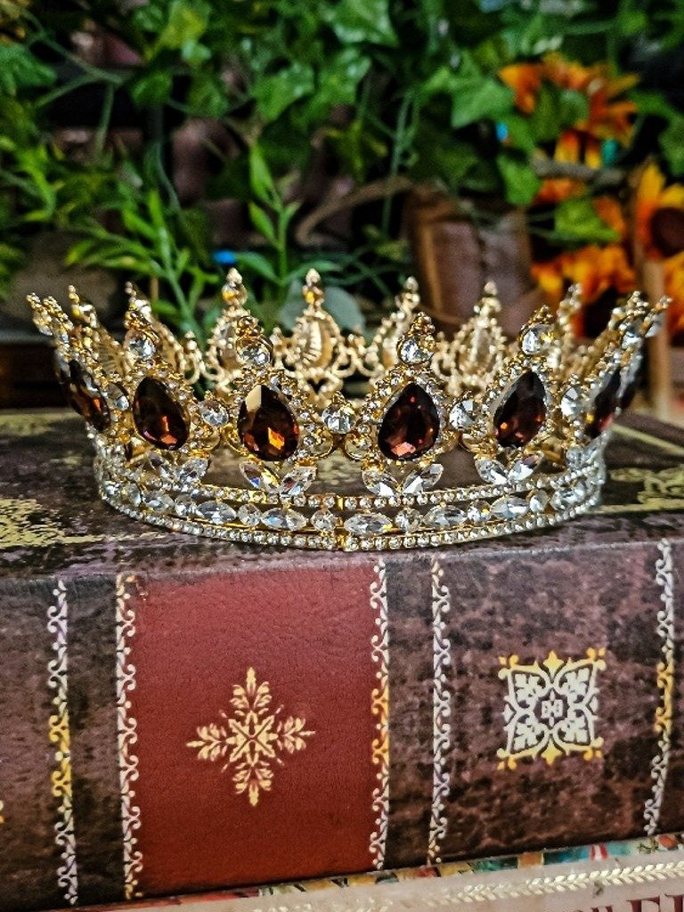The Armored Kingdom Eternal Dark Amber Crown (Gold) product image (5)