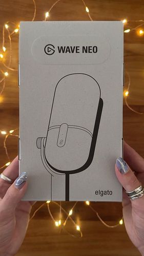 Opening @elgato ‘s new eco friendly packaging? Way more effort than it should be. Setting up my new Wave Neo microphone? Effo...