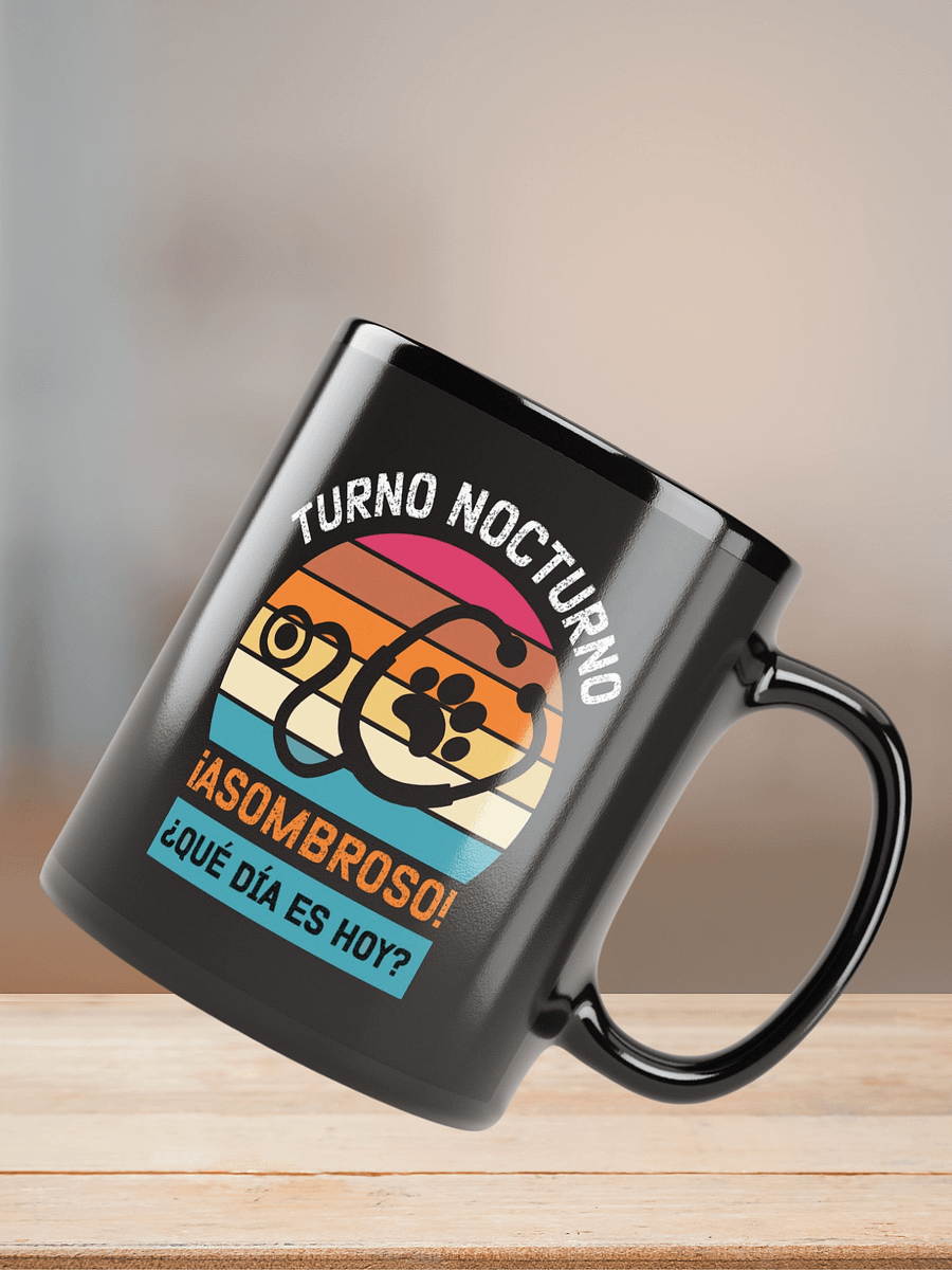 "Turno nocturno-veterinaria" mug negro brillante product image (8)