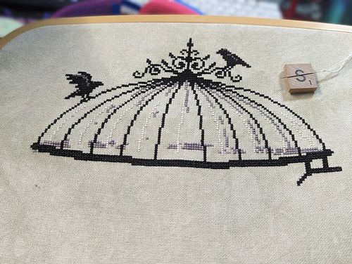 249 stitches today. 1891 total and 31.71% done

#greenhouseofodditiessal #xstitch #xstitcher #xstitching #xstitchersofinstagr...