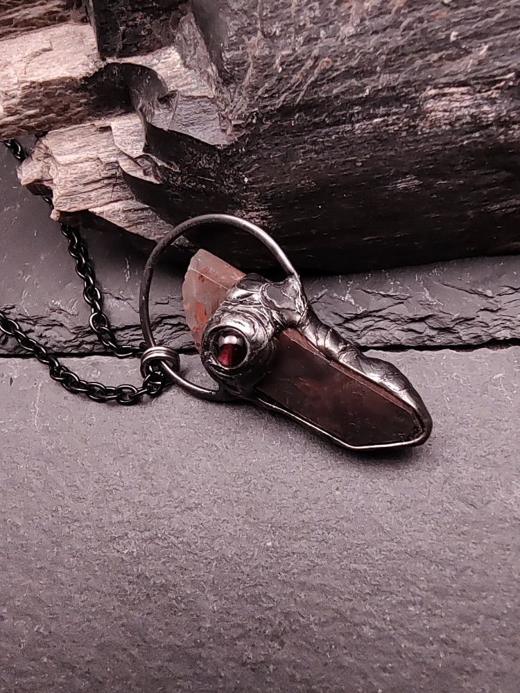 Sorcery Talisman - Red Spire Talisman product image (3)