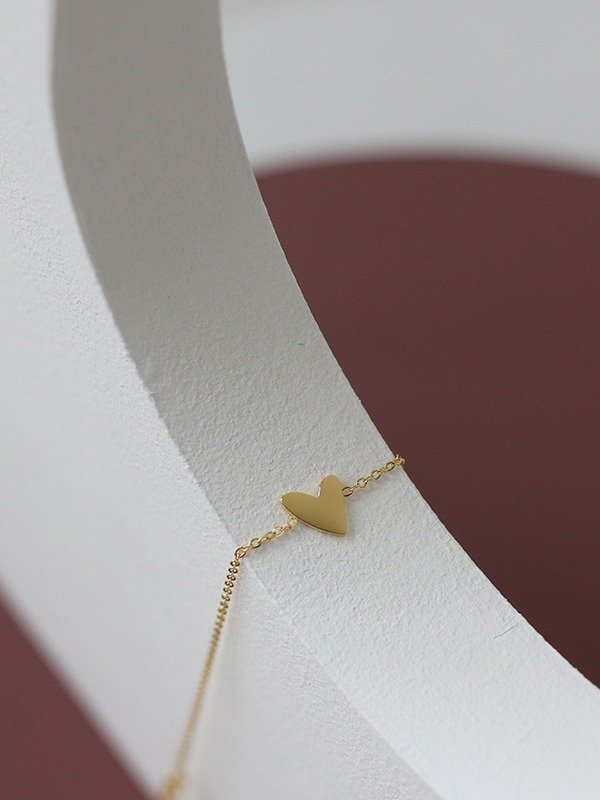 Asymmetrical Small Heart Bracelet | 18K Gold Plated product image (10)