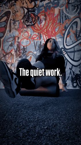 You see the lifts, the poses, the sweat—but what about the stretch? 🧐 Behind every flexed muscle and polished post is the qui...