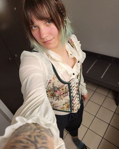 Hello, your local bard here to remind you that you're just a Lil quite patooti ☺️ I went to my first ever ren faire and had a...