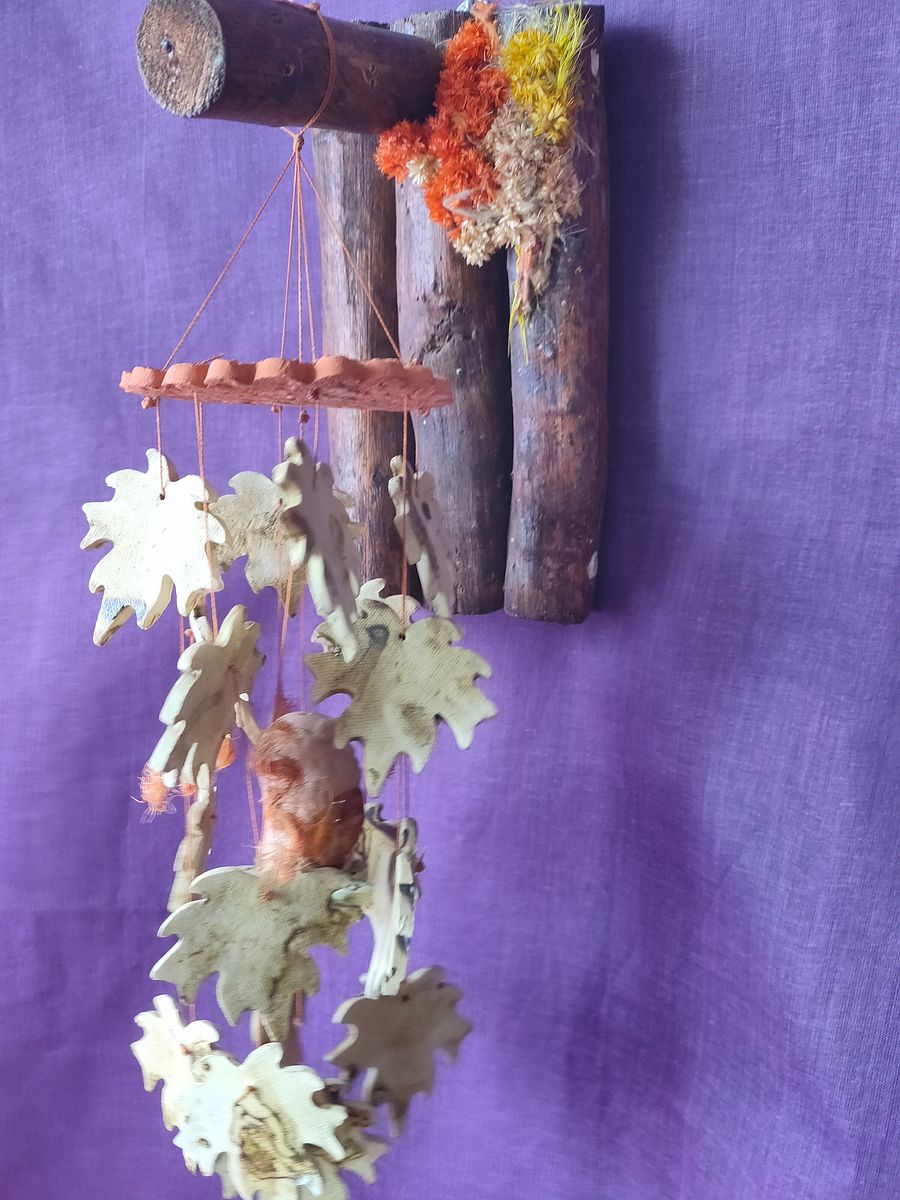 Mocho Apanha Sonhos em Madeira e Cerâmica | Peça Única de Decoração com Simbolismo e Estilo | Século XX product image (10)
