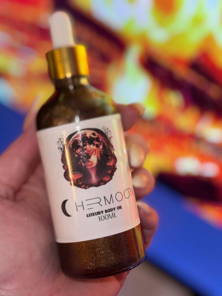 Red Moon Luxe shimmer Body oil (100mL) product image (1)