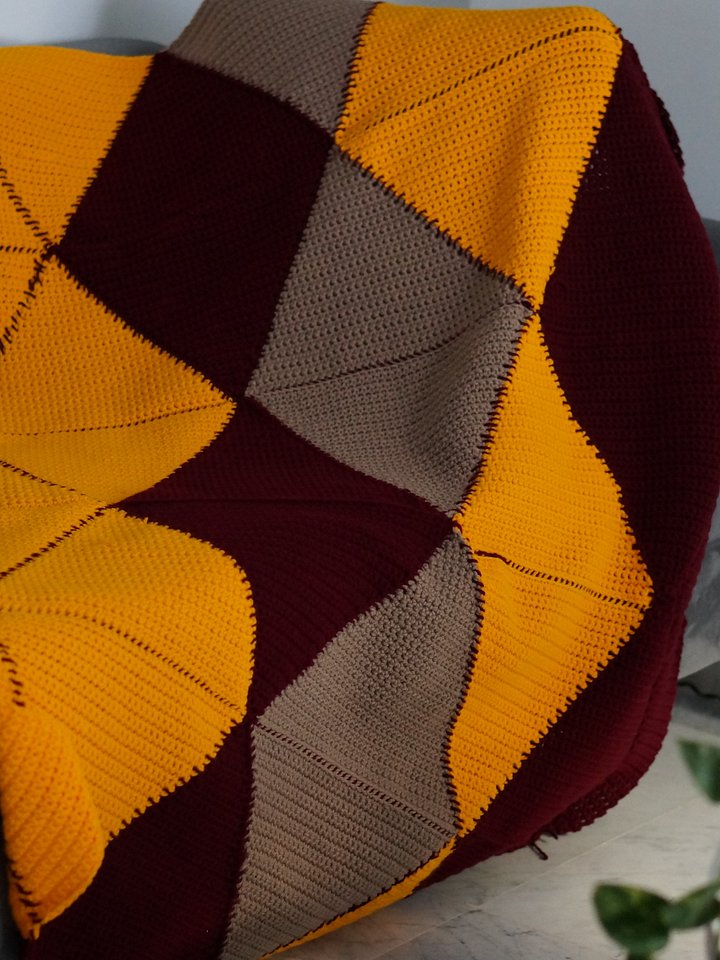 Triangle blocks blanket pdf pattern product image (1)
