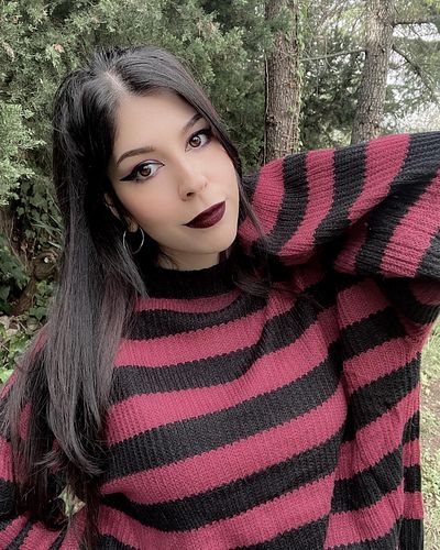 Cositas varias de estos días 🖤 

Me gustaría hacerme fotos más a menudo pero la cámara no me quiere mucho sinceramente.

Lo a...