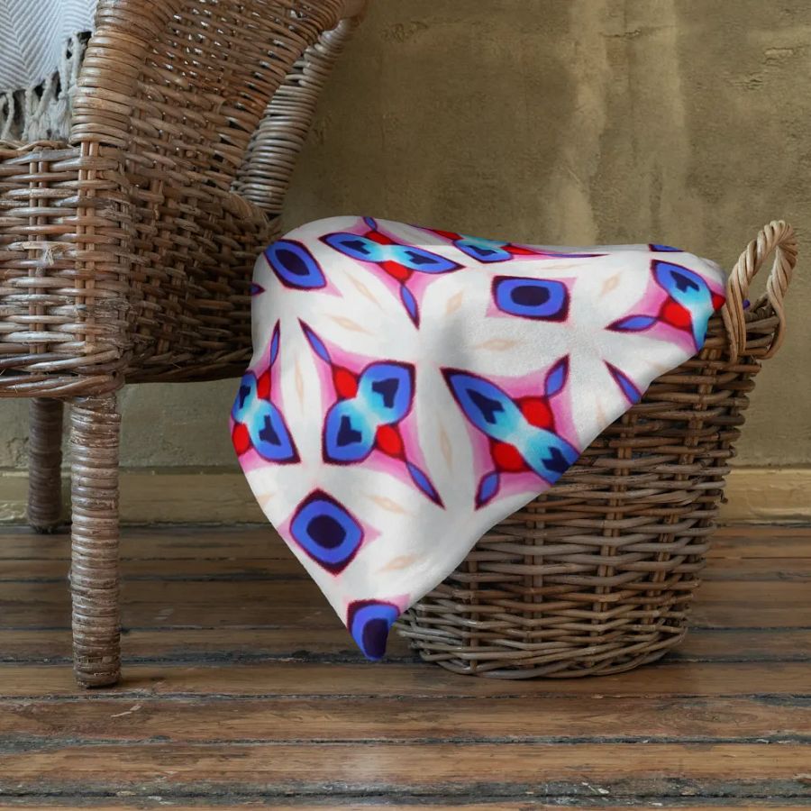 White, Blue & Red Seamless Diamond Patterned Throw Blanket product image (10)