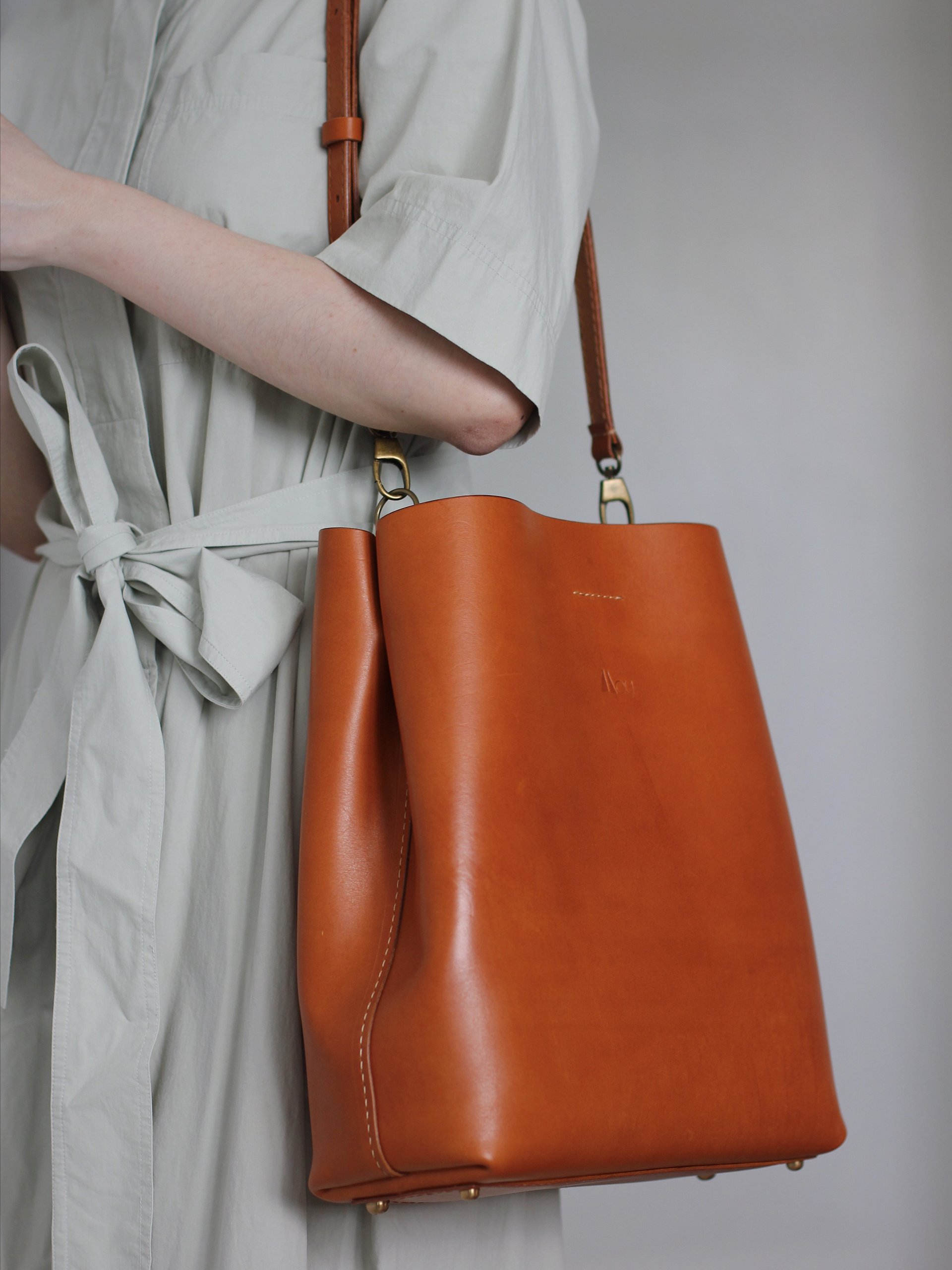 Vegetable tanned Leather Shoulder Bag product image (7)