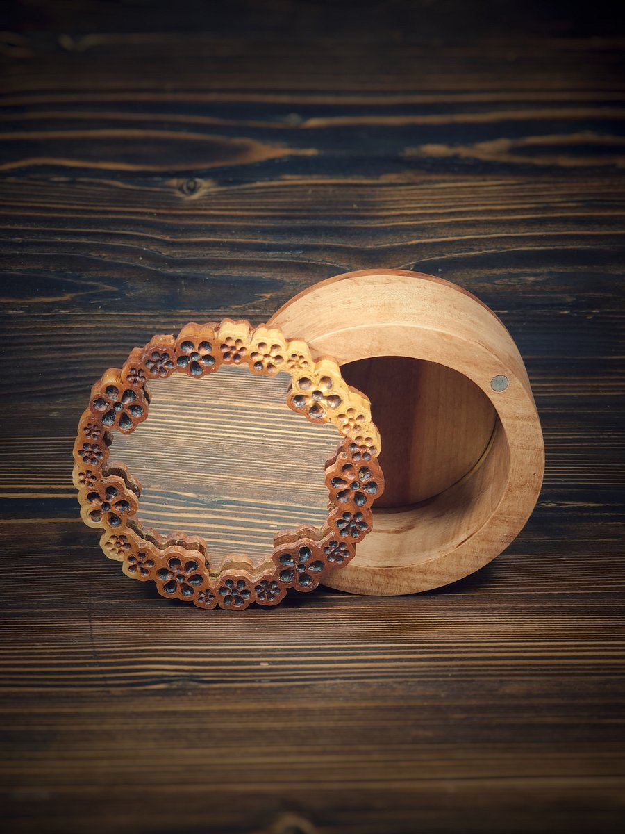 Handcrafted Cylindrical Wooden Box with Mirror Lid – Floral Carved Design product image (3)