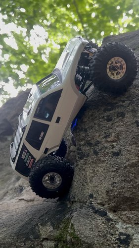 @fordeezand24s and nachos and 4runners

#scx24
#rccrawler 
#axial
#yotamafia
#4runner