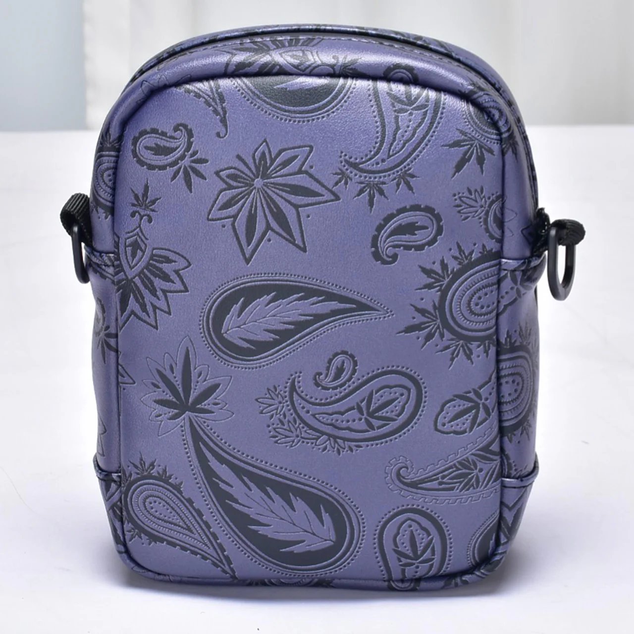 Death Row Records - Tha Essentials - Smell-Proof Crossbody Bag - Midnight product image (3)