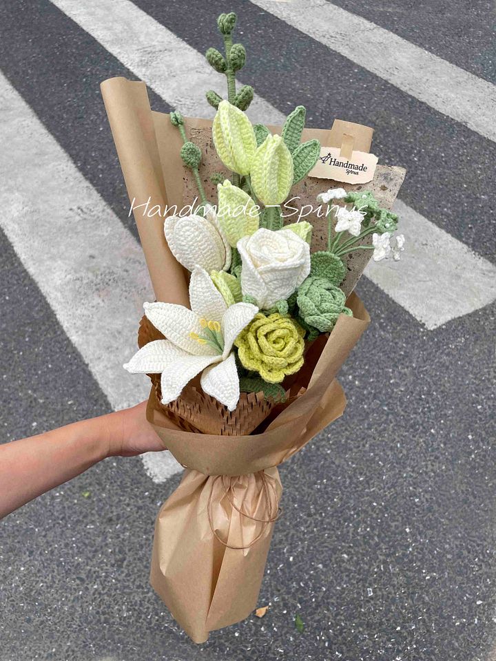 Green-Summer-Morning Fresh Lily Crochet Knit Bouquet product image (1)