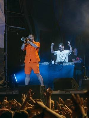 Das war so crazy 🤯 Danke @Cale makes music 🧡 #gampel #gampelopenair #OrangeOnStage 