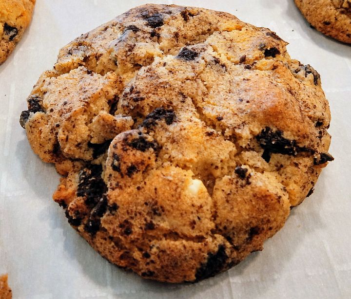 Cookies and Cream Cookies (DOZEN) product image (1)