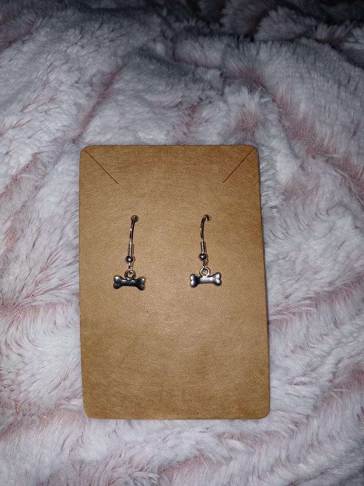 Boss momma bone earrings product image (1)