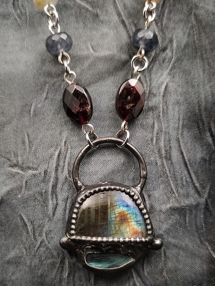 Sorcery Talisman - Split Spectrum product image (1)