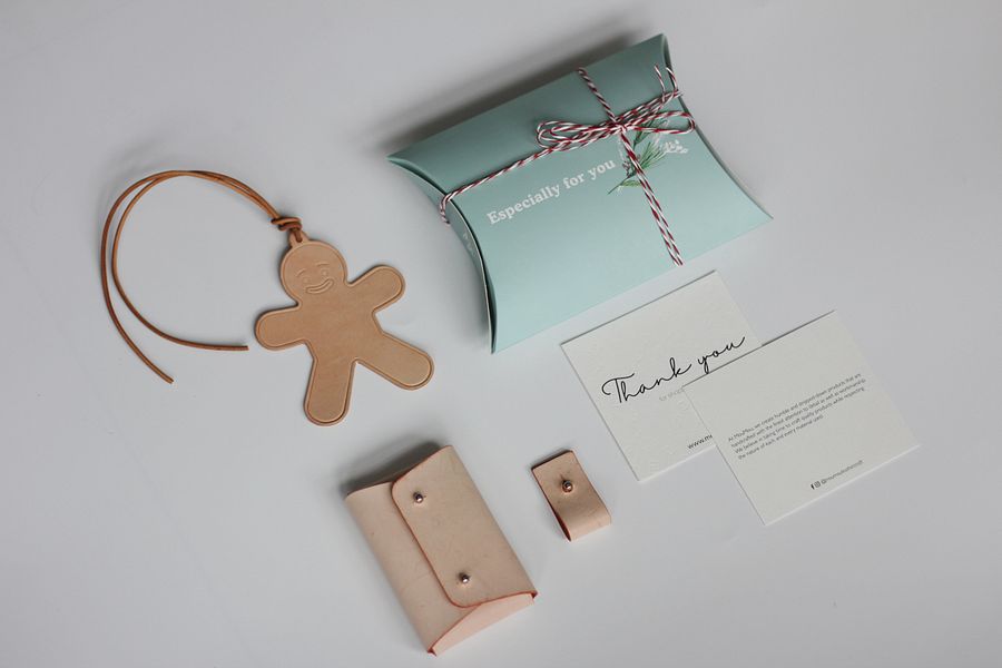 Christmas Gift Vegetable Tanned Leather Cardholder Gift Box product image (4)