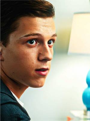 I got… homework 🌝 #spiderman #tomholland #andrewgarfield 