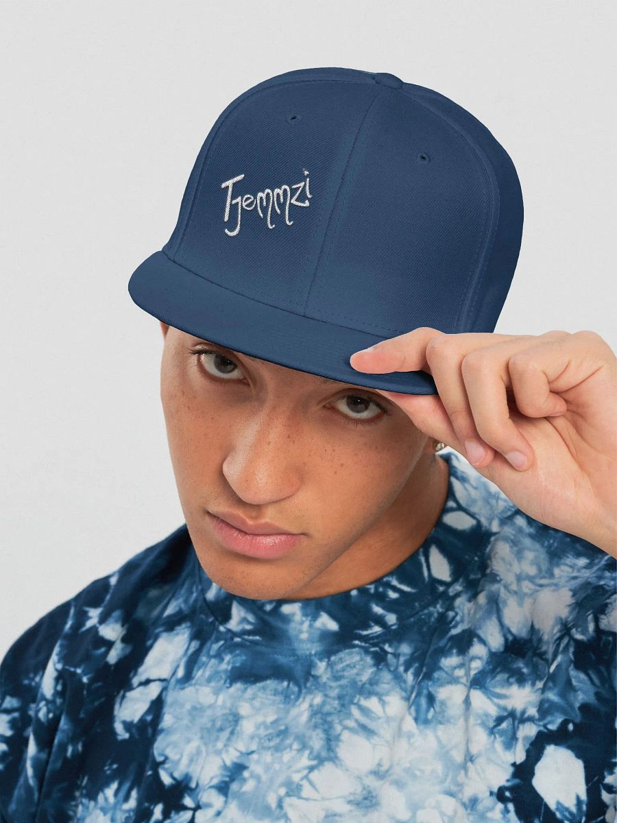 Tjemmzi Flat Bill Snapback (white detail) product image (18)