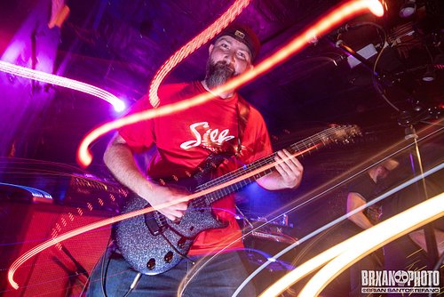 Streaks | @smturnbull30 

📸: @brxanphoto 

🎸: @johnpetrucciofficial @music_man 

#HEMI #HEMIMUSIC #seanturnbull #guitar #meta...