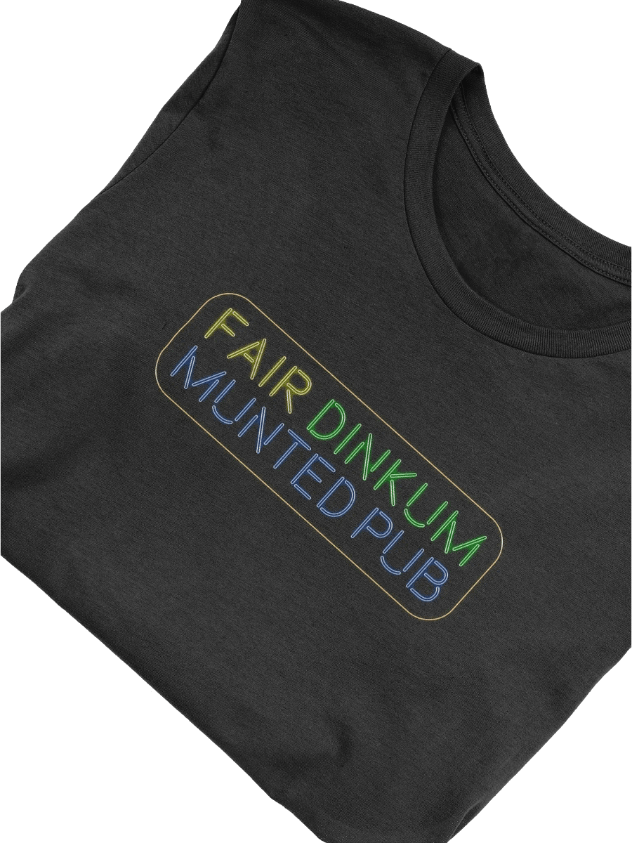Munted Pub T-Shirt product image (6)