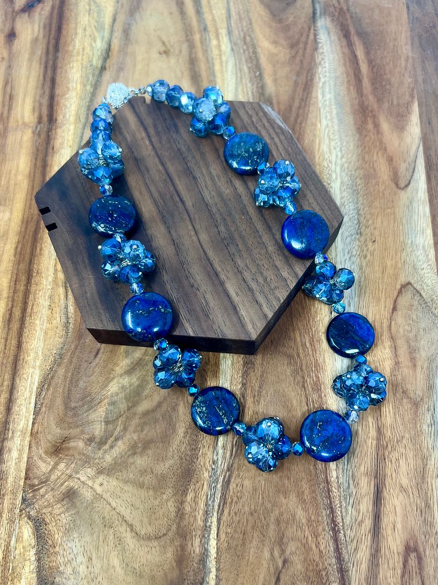 Handmade Crystal Cluster Necklace (Blue) product image (3)