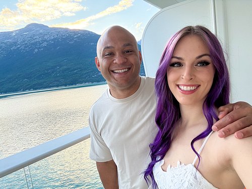 Every time I post pics with my husband, I lose followers 🫣

When I posted this on Threads and Twitter, people were super kind...