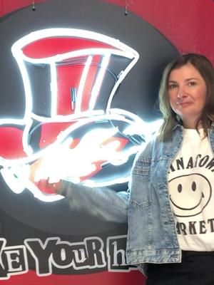 Morgana's Voice Actor visits the Persona 5 Cafe! #Persona5 #VideoGames #P5