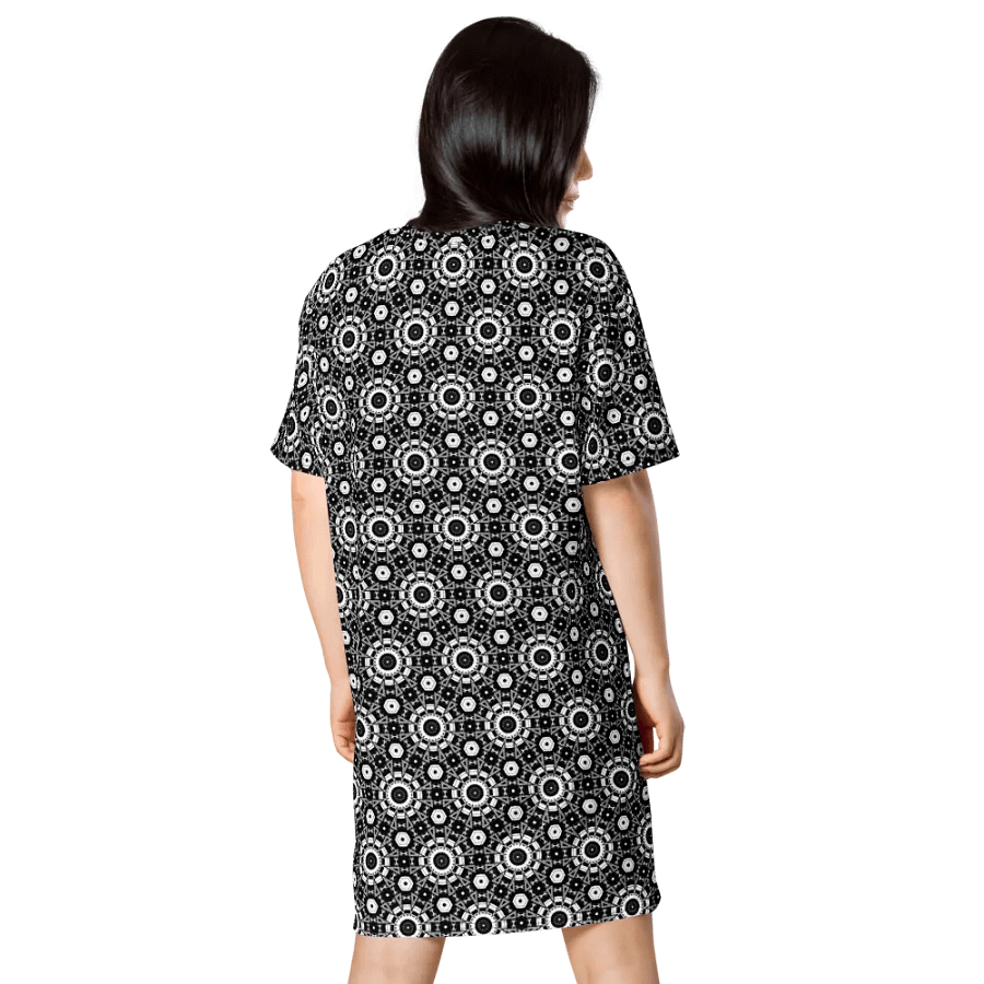 Abstract Monochrome Circles T Shirt Dress product image (3)