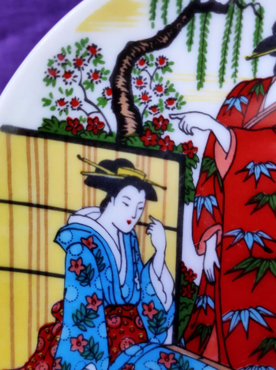 Prato pequeno com 3 gueixas, arte japonesa, paisagem asiática, decoração japonesa de secretária product image (5)