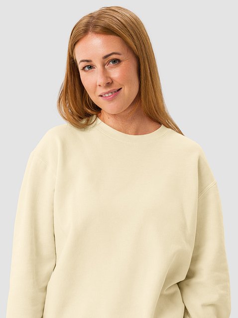 Photo showing Comfort Colors Unisex Garment-Dyed Fleece Crewneck Sweatshir