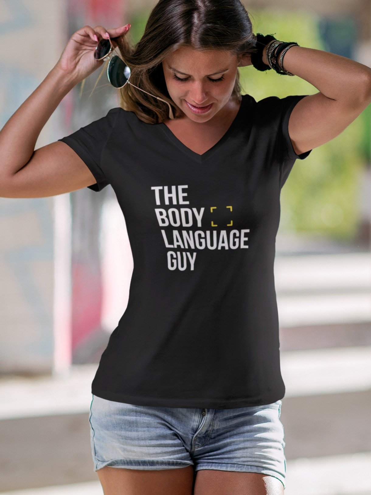 Women's v-neck relaxed fit shirt product image (1)