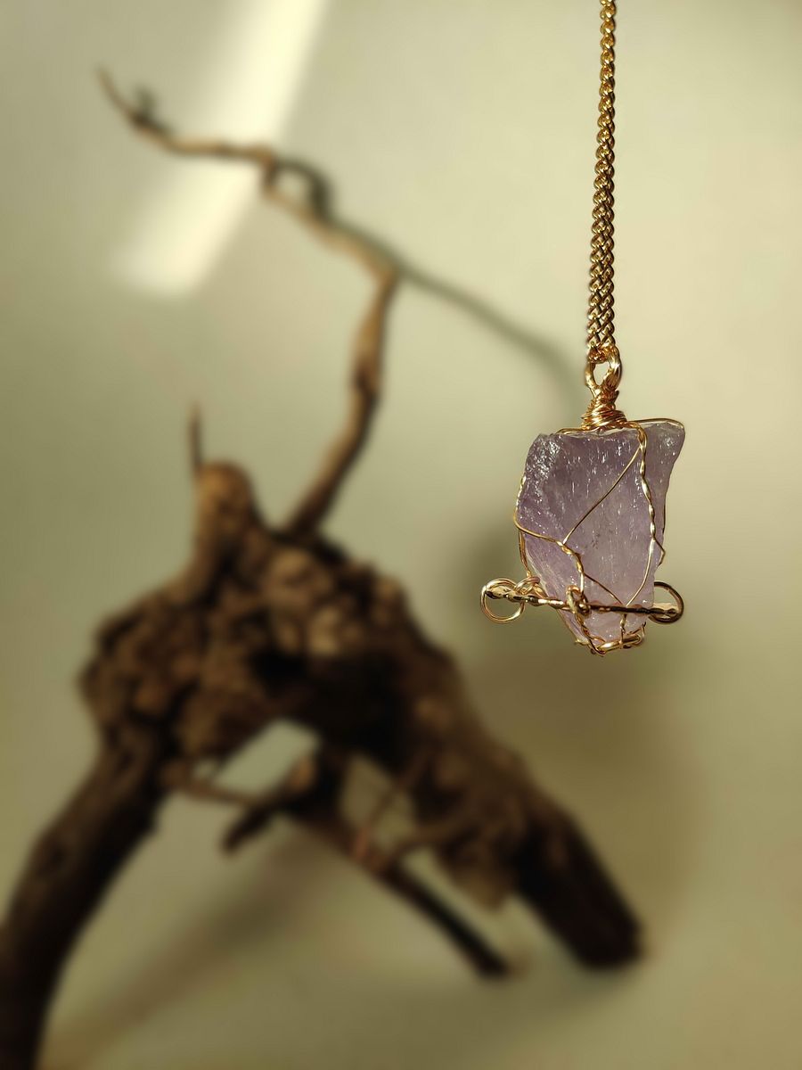 Amethyst Raw Crystal no. 02 - Haunter product image (3)