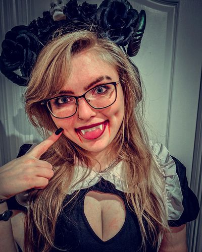 Happy Halloween! 🎃
Love bites from your friendly neighbourhood vampire teifling maid 
•
•
•
Check out my Socials 
• Twitch • ...