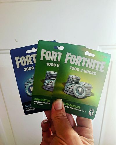 ☕️Doing some giveaways on this morning’s stream! I’ll be playing the new season of Fortnite with followers.

Subs: 2,800 V Bu...