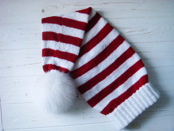 Striped Santa Hat Knitting Pattern product image (1)