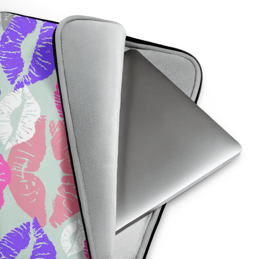 Kisses Laptop Sleeve product image (4)