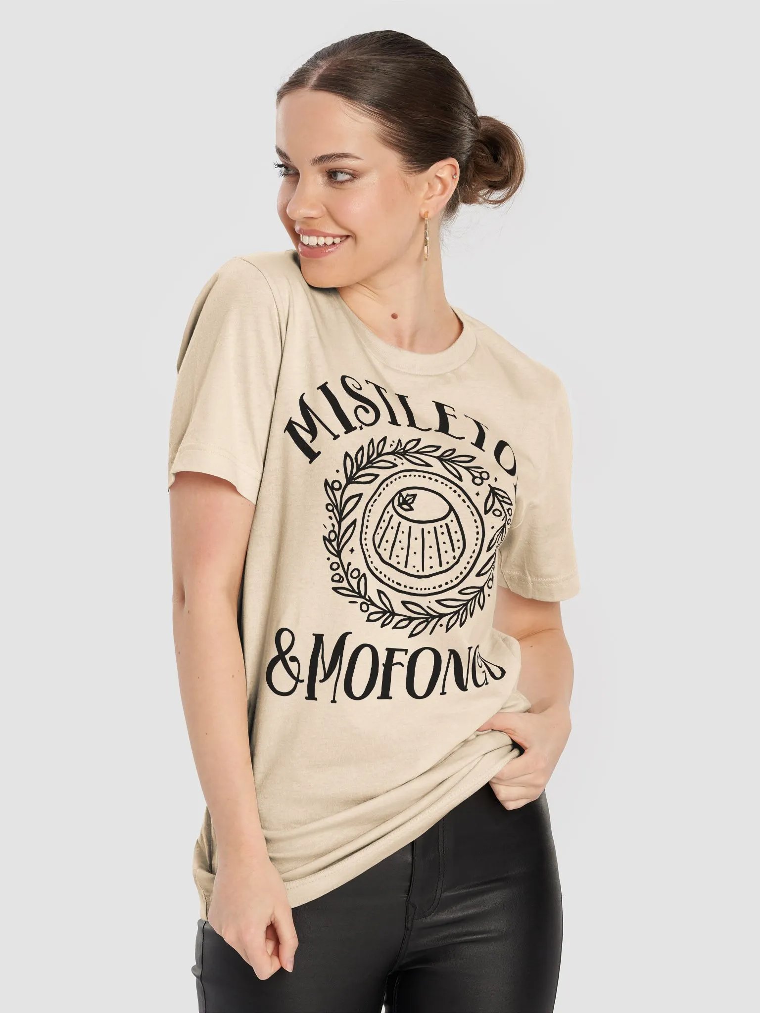 Mistletoe & Mofongo Camiseta Unisex product image (6)