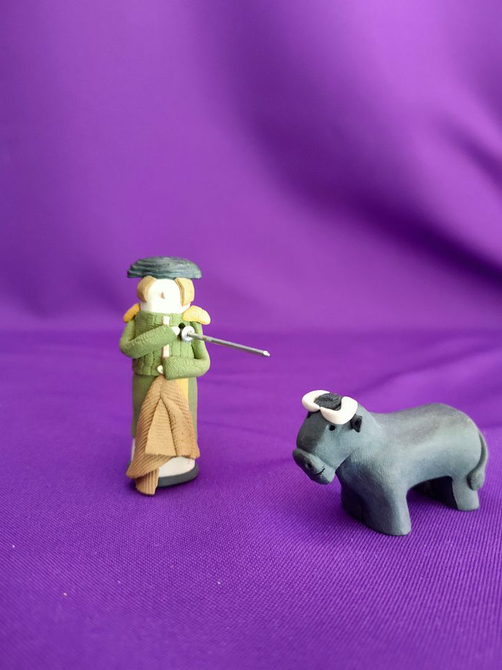 Conjunto de Toureiro e Touro, presente ideal, item feito à mão, tauromaquia, tradição product image (1)