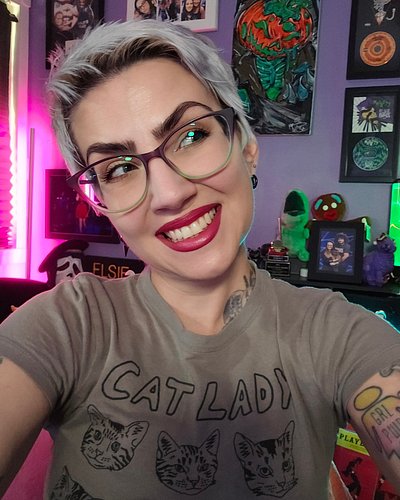 Live meow! Let's play some music and hang out! ✨ twitch.tv/ebx_erin ✨