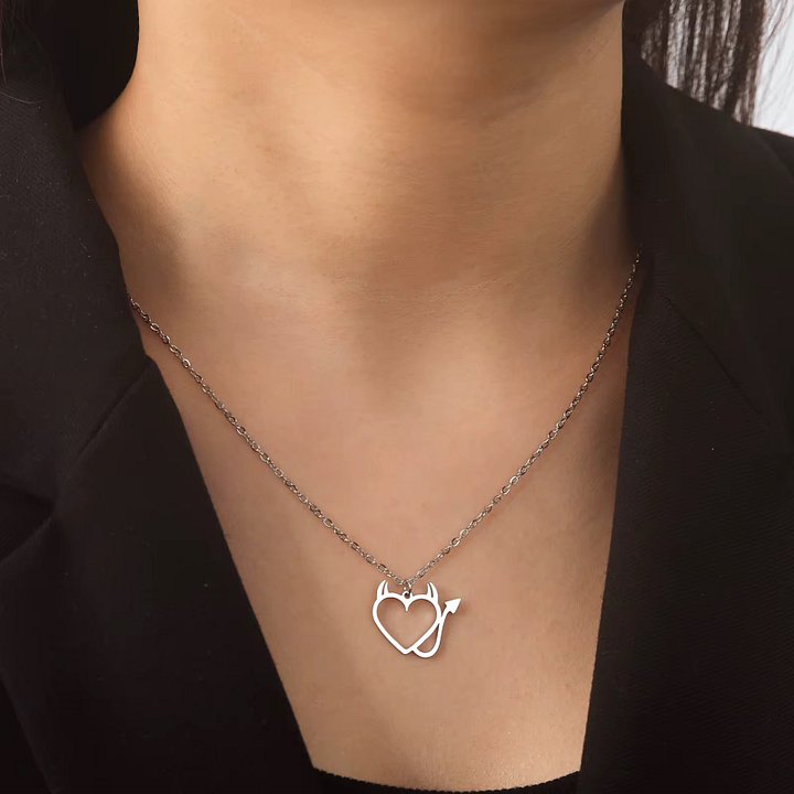 Devil Heart Necklace [PRE-ORDER ONLY] product image (2)