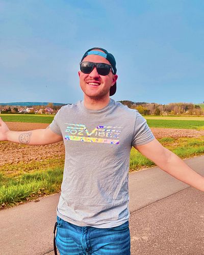 Positivity is like a boomerang. the more we put out there, the more it comes back to us.

Influencer @texy1016  Rocking his H...