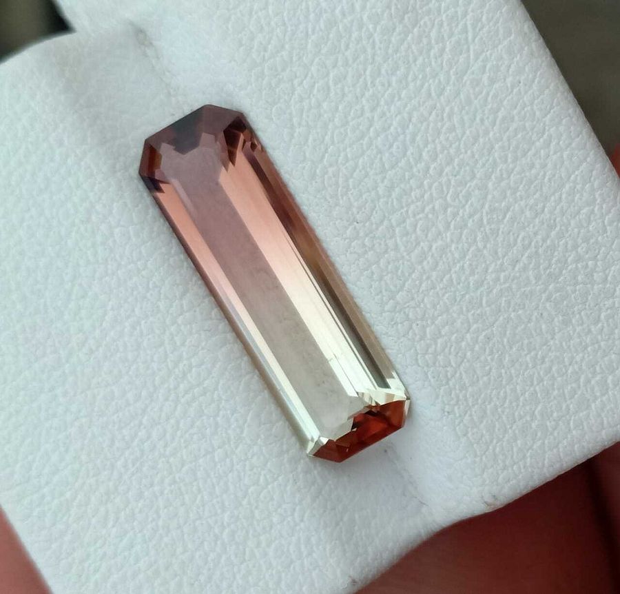 BI-COLOR AFRICAN TOURMALINE VVSI GRADE LOOSE GEMSTONE EMERALD CUT, 3.90 CARAT product image (3)