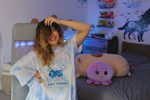 🍂 Nothing beats a good stream, hot cup of tea, and my favourite comfortable attire known as #theoodie ! #ad

Check out @the_o...