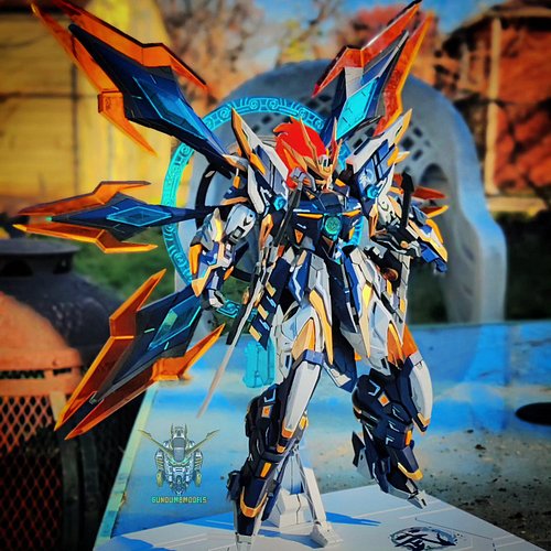 The 1/100 Martial Emperor from #SNAA 

This was a birthday present from my good friend @diabolik_model_works and I couldn't h...