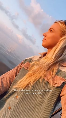 Just me, my boat & the sunrise ☀️ 
I know I can’t be the only one🙋🏼‍♀️ #myzen 
@hh_insurance1 
@abyssbattery 
@southdadeskiff...