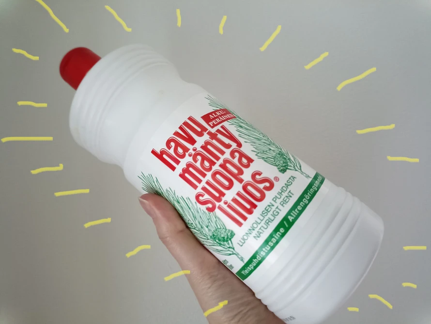A picture of Mäntysuopa in a bottle.